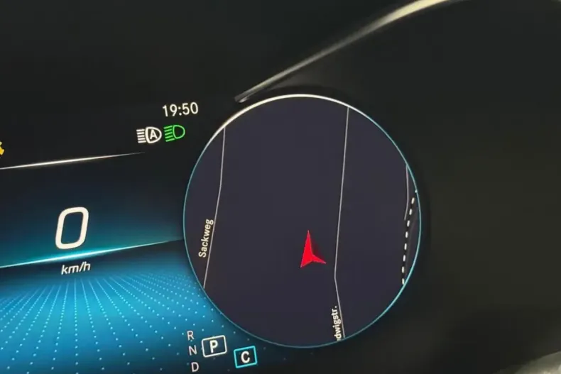 Mercedes-Benz GLC 220 din 2020 cu 91.000 km - oferta MER146628 - foto 10