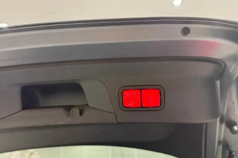 Mercedes-Benz GLC 220 din 2020 cu 91.000 km - oferta MER146628 - foto 17