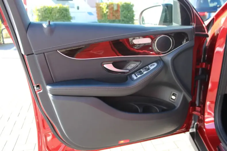 Mercedes-Benz GLC 300 din 2020 cu 80.000 km - oferta MER146630 - foto 13