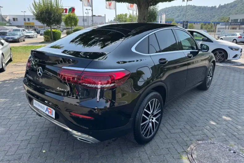 Mercedes-Benz GLC 300 din 2020 cu 98.800 km - oferta MER146631 - foto 4