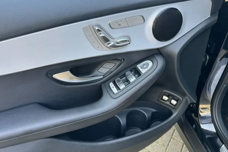 Mercedes-Benz GLC 300 din 2020 cu 98.800 km - oferta MER146631 - foto 9