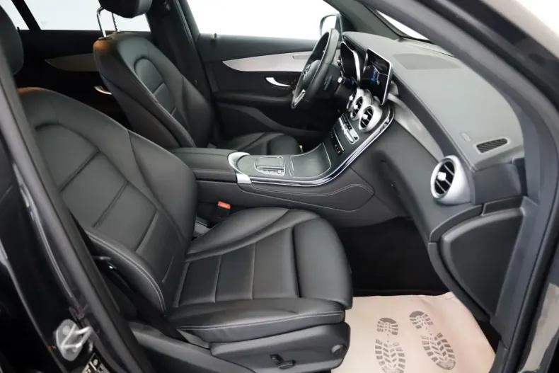 Mercedes-Benz GLC 200 din 2020 cu 83.980 km - oferta MER146633 - foto 7