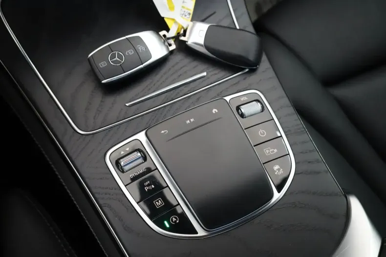 Mercedes-Benz GLC 200 din 2020 cu 83.980 km - oferta MER146633 - foto 18