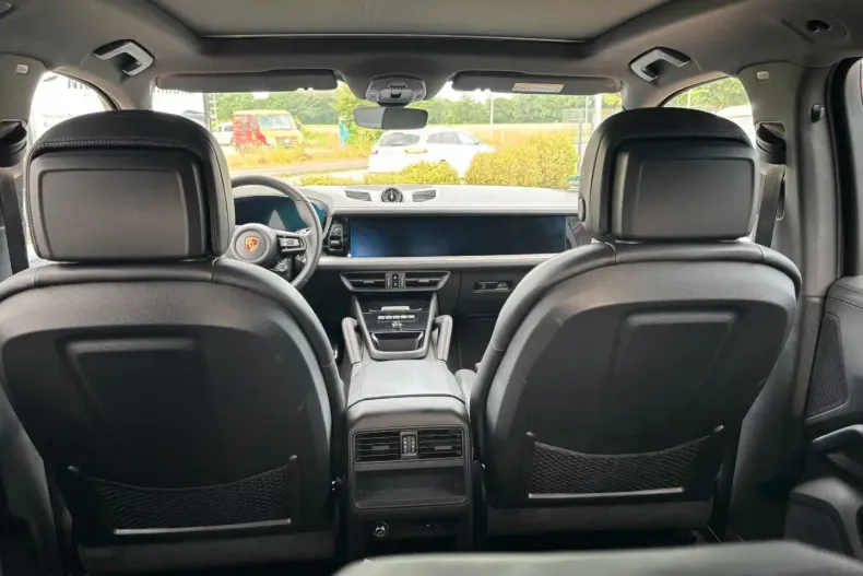 Porsche Cayenne din 2023 cu 32.750 km - oferta POR146637 - foto 16