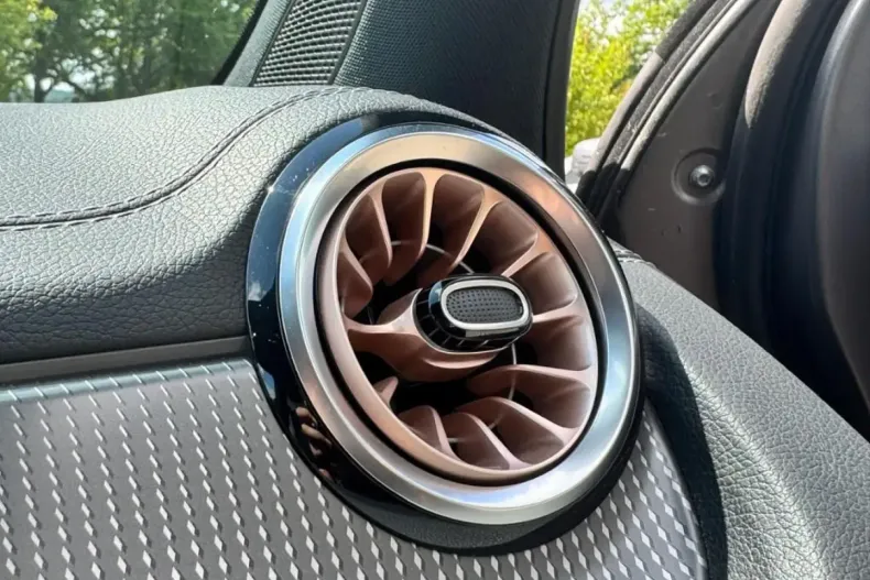 Mercedes-Benz EQA din 2022 cu 32.405 km - oferta MER146670 - foto 7