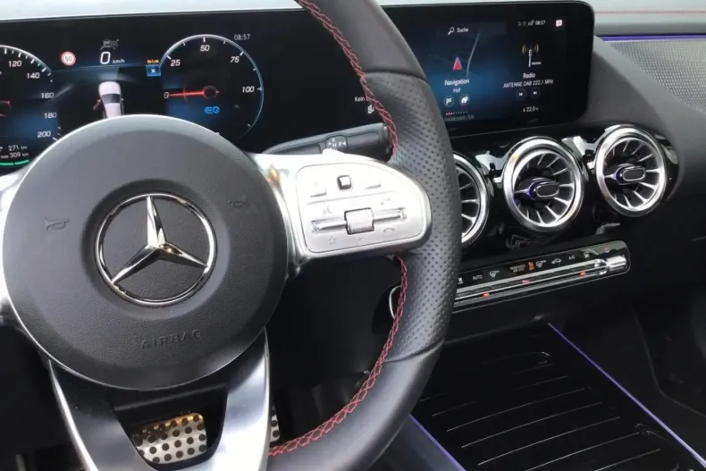 Mercedes-Benz EQA din 2022 cu 19.099 km - oferta MER146671 - foto 17