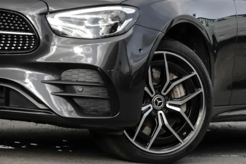 Mercedes-Benz E 300 din 2022 cu 78.014 km - oferta MER146673 - foto 1