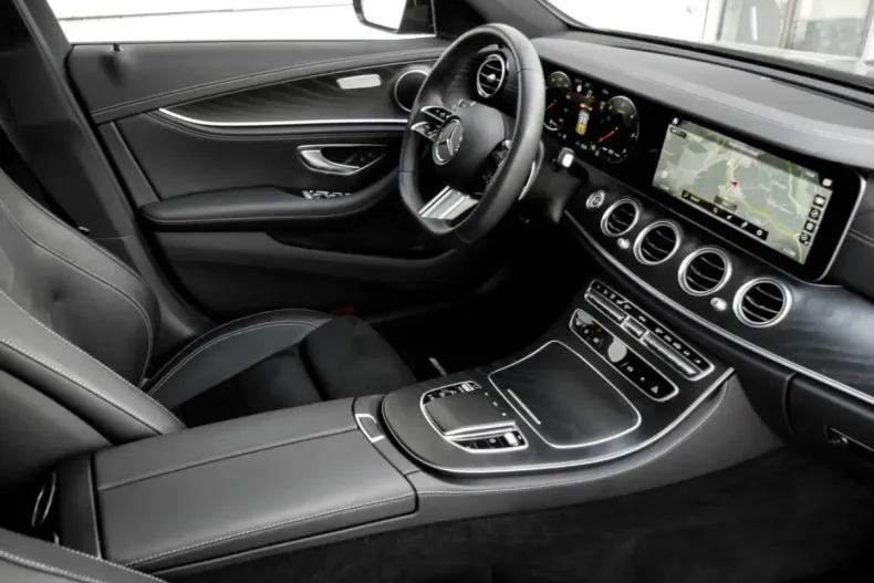 Mercedes-Benz E 300 din 2022 cu 78.014 km - oferta MER146673 - foto 4