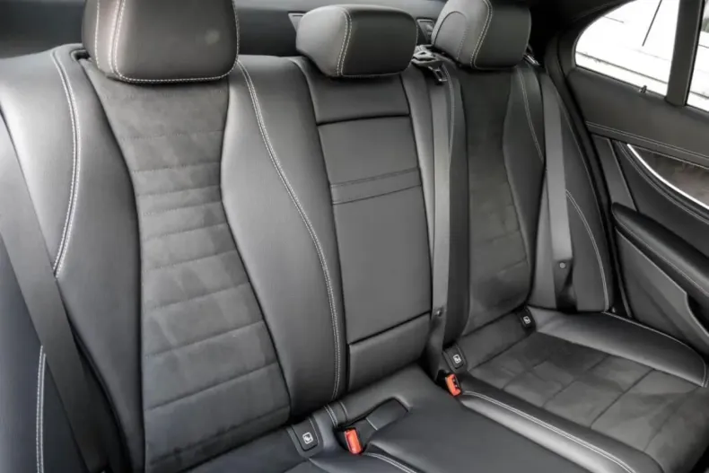 Mercedes-Benz E 300 din 2022 cu 78.014 km - oferta MER146673 - foto 5