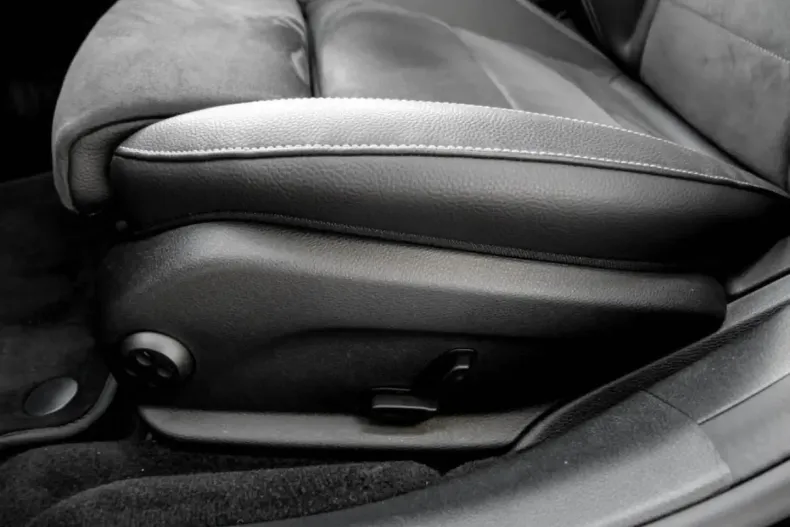 Mercedes-Benz E 300 din 2022 cu 78.014 km - oferta MER146673 - foto 18