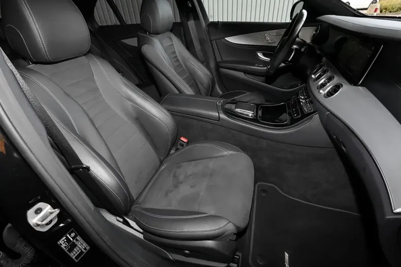 Mercedes-Benz E 300 din 2022 cu 82.190 km - oferta MER146674 - foto 4