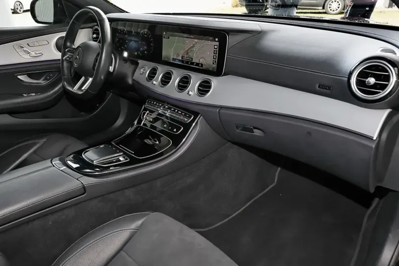 Mercedes-Benz E 300 din 2022 cu 82.190 km - oferta MER146674 - foto 7