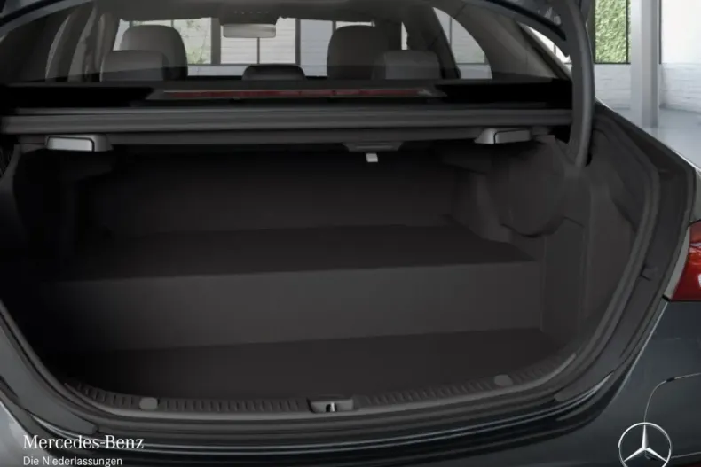 Mercedes-Benz E 300 din 2022 cu 72.897 km - oferta MER146675 - foto 8