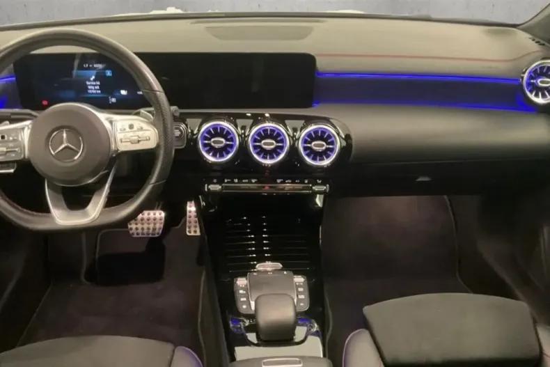 Mercedes-Benz CLA 250 din 2022 cu 43.000 km - oferta MER146676 - foto 9