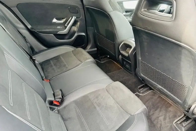 Mercedes-Benz CLA 250 din 2022 cu 43.000 km - oferta MER146676 - foto 11