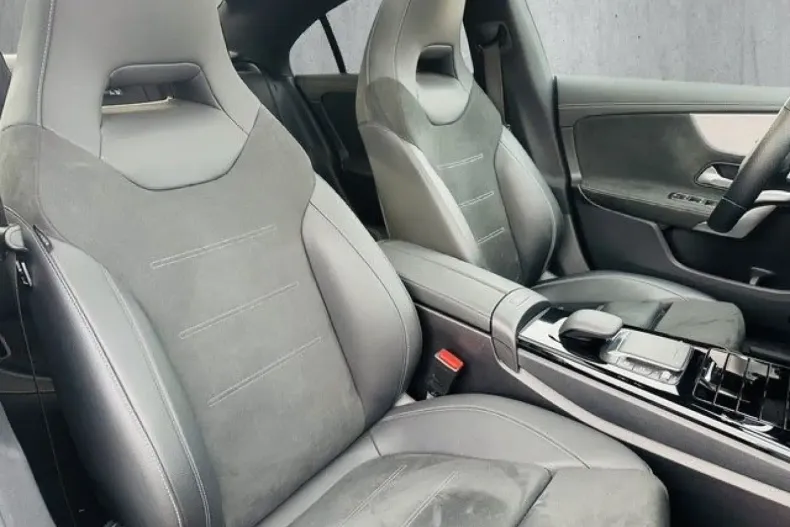 Mercedes-Benz CLA 250 din 2022 cu 43.000 km - oferta MER146676 - foto 12