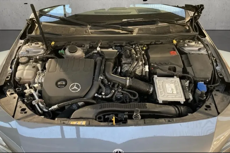 Mercedes-Benz CLA 250 din 2022 cu 43.000 km - oferta MER146676 - foto 19