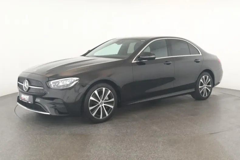 Mercedes-Benz E 200 din 2023 cu 35.990 km - oferta MER146677 - foto 1