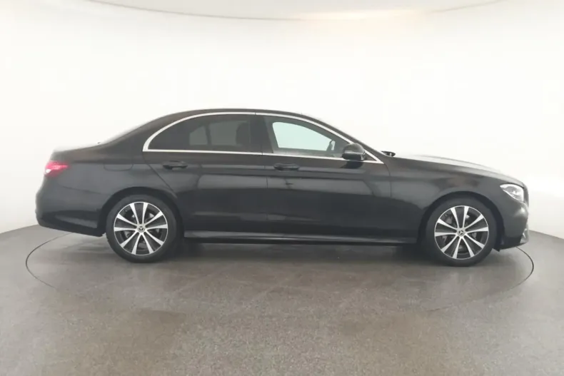 Mercedes-Benz E 200 din 2023 cu 35.990 km - oferta MER146677 - foto 3