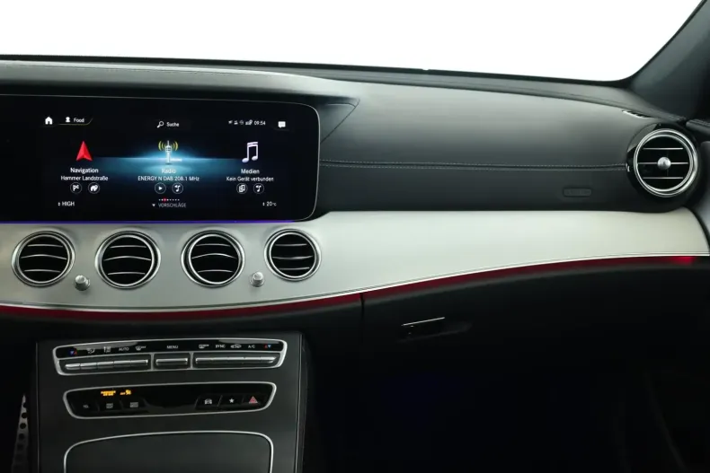 Mercedes-Benz E 200 din 2023 cu 35.990 km - oferta MER146677 - foto 9