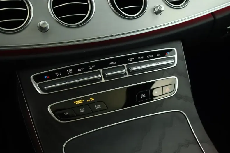 Mercedes-Benz E 200 din 2023 cu 35.990 km - oferta MER146677 - foto 13