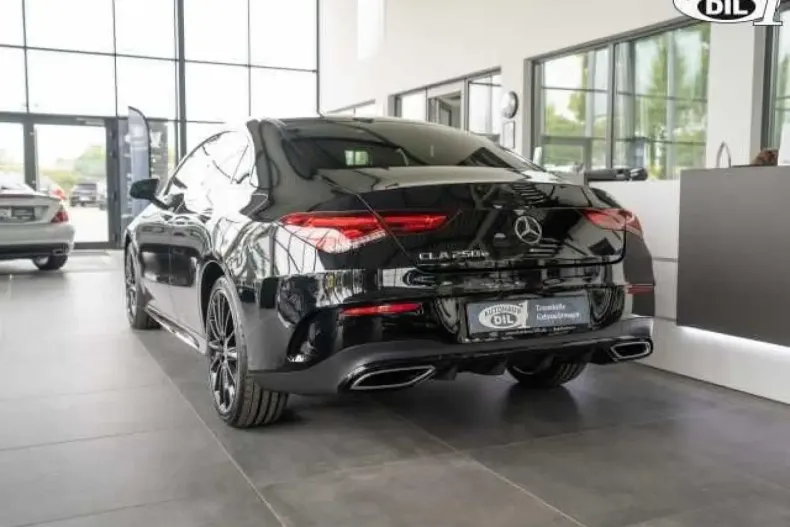 Mercedes-Benz CLA 250 din 2022 cu 85.000 km - oferta MER146678 - foto 2