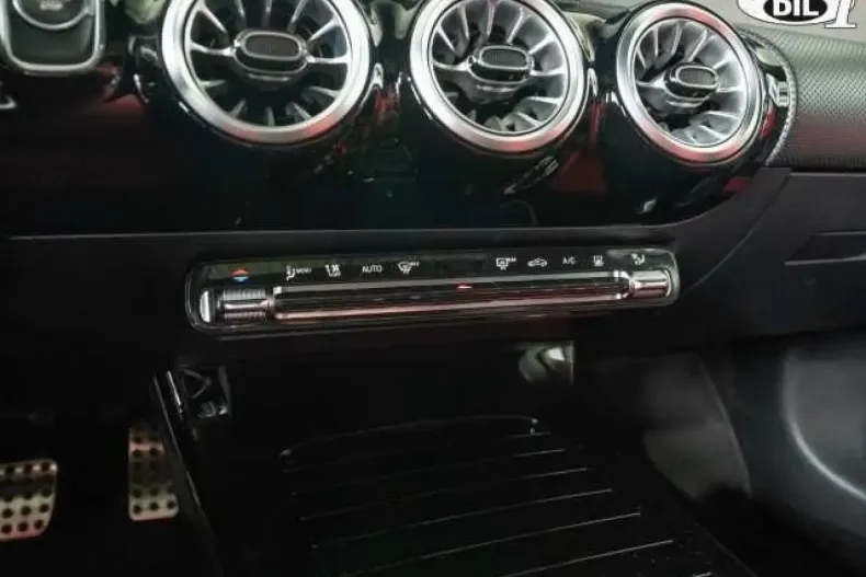 Mercedes-Benz CLA 250 din 2022 cu 85.000 km - oferta MER146678 - foto 13