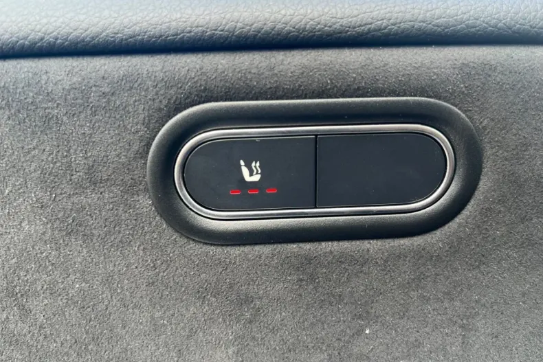 Mercedes-Benz CLA 180 din 2024 cu 18.786 km - oferta MER146679 - foto 20