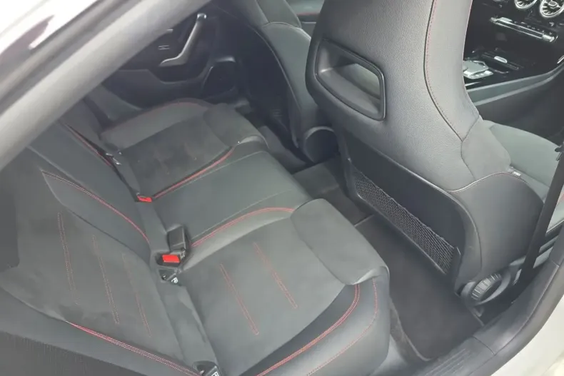 Mercedes-Benz CLA 250 din 2022 cu 50.000 km - oferta MER146692 - foto 20