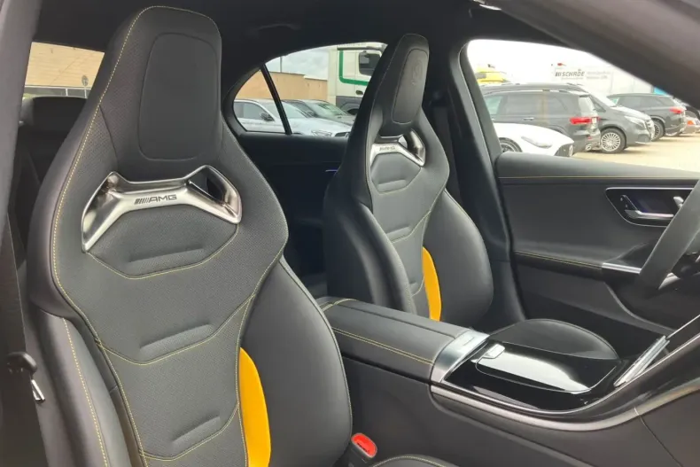 Mercedes-Benz C 63 AMG din 2024 cu 6.000 km - oferta MER146697 - foto 6