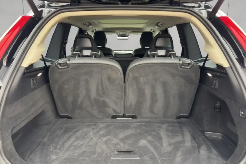 Volvo XC90 din 2024 cu 28.461 km - oferta VOL146707 - foto 8