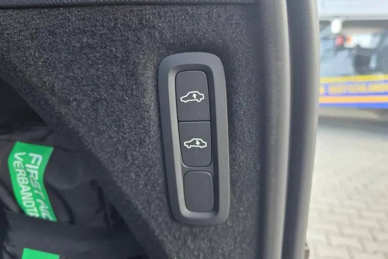 Volvo XC90 din 2025 cu 30.000 km - oferta VOL146710 - foto 5