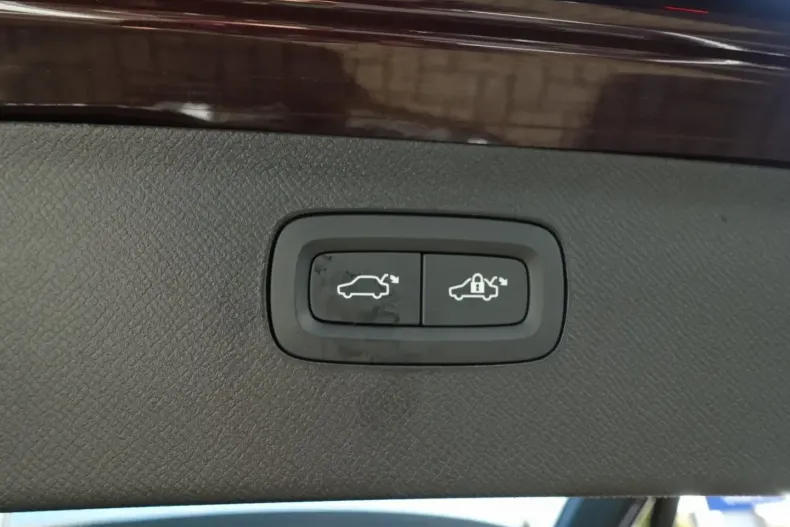 Volvo XC90 din 2024 cu 15.200 km - oferta VOL146711 - foto 29