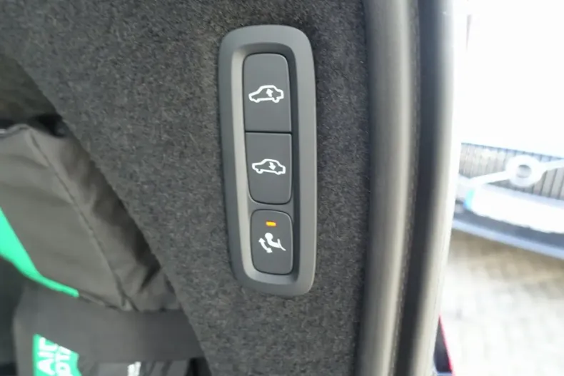 Volvo XC90 din 2024 cu 15.200 km - oferta VOL146711 - foto 30