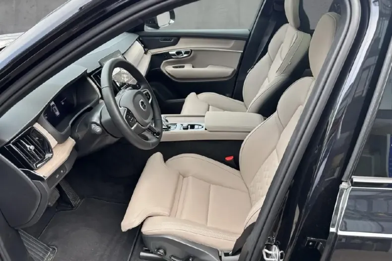 Volvo XC90 din 2024 cu 11.500 km - oferta VOL146712 - foto 4