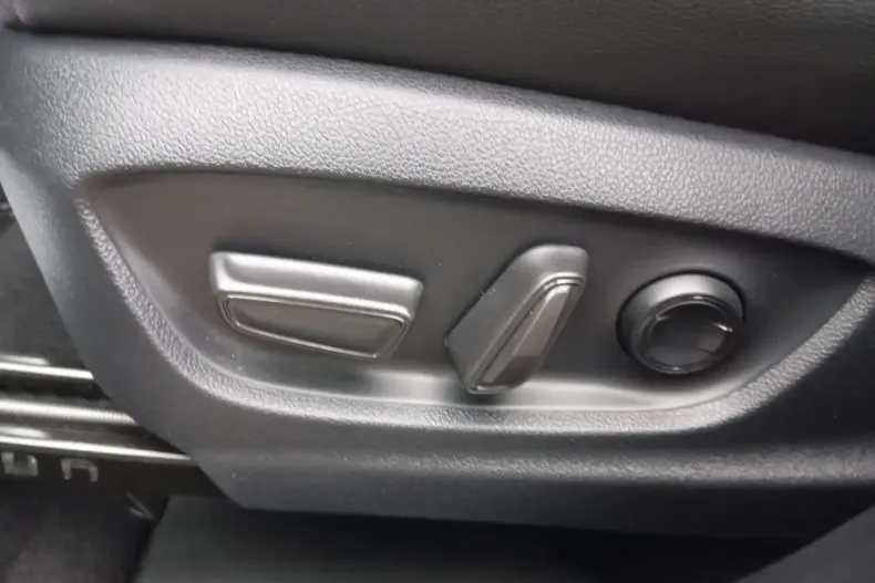 Toyota C-HR din 2024 cu 13.296 km - oferta TOY146732 - foto 18