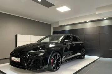 Audi RS3 din 2023 - oferta AUD146737