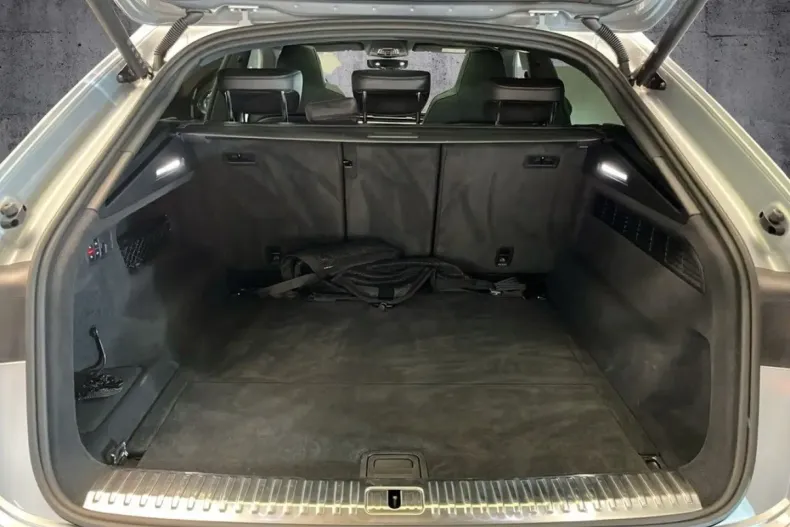 Audi SQ8 din 2022 cu 72.450 km - oferta AUD146740 - foto 10