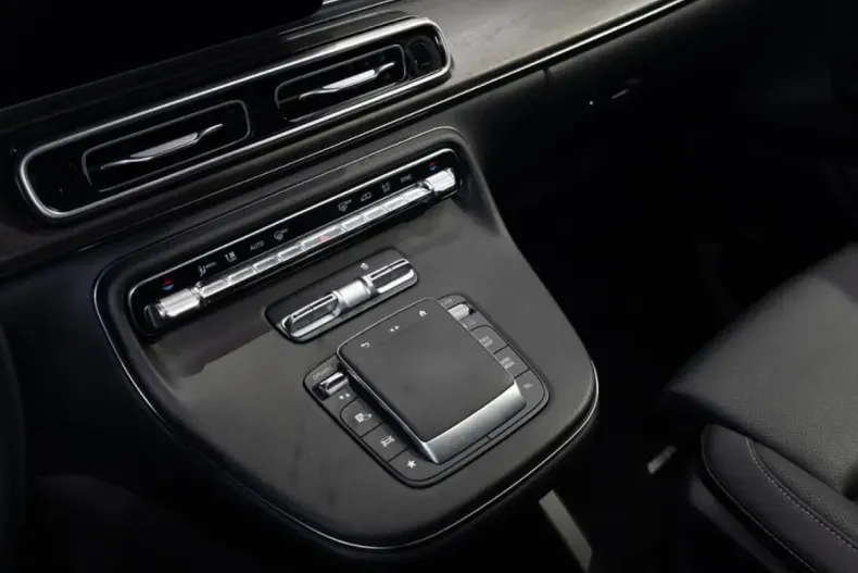 Mercedes-Benz V 300 din 2024 cu 18.500 km - oferta MER146751 - foto 16