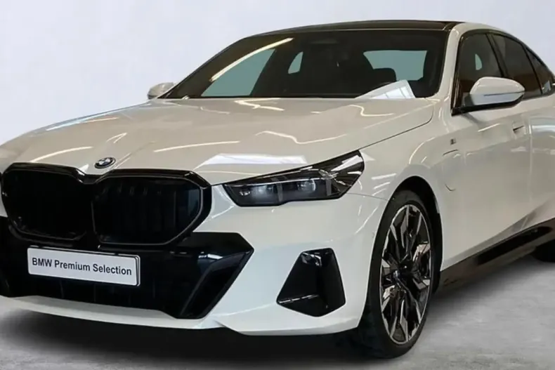 BMW 530 din 2025 cu 15.500 km - oferta BMW146757 - foto 1