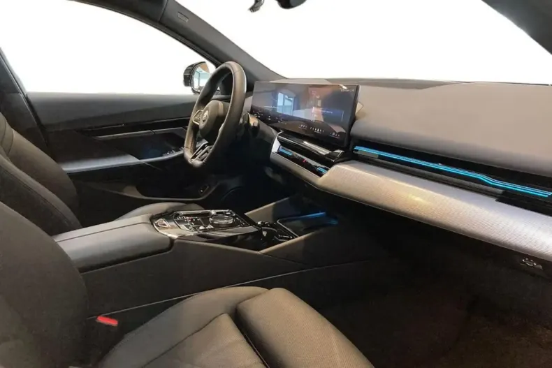 BMW 530 din 2025 cu 15.500 km - oferta BMW146757 - foto 4