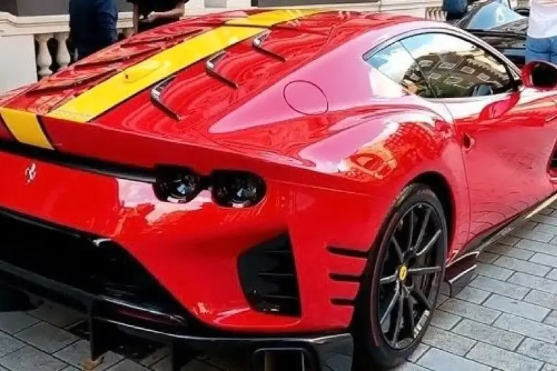 Ferrari 812 din 2022 cu 4.000 km - oferta FER146764 - foto 3