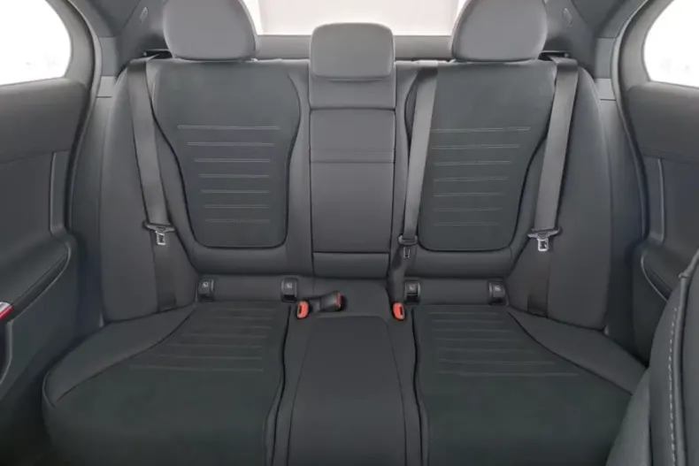 Mercedes-Benz C 220 din 2024 cu 16.093 km - oferta MER146769 - foto 4