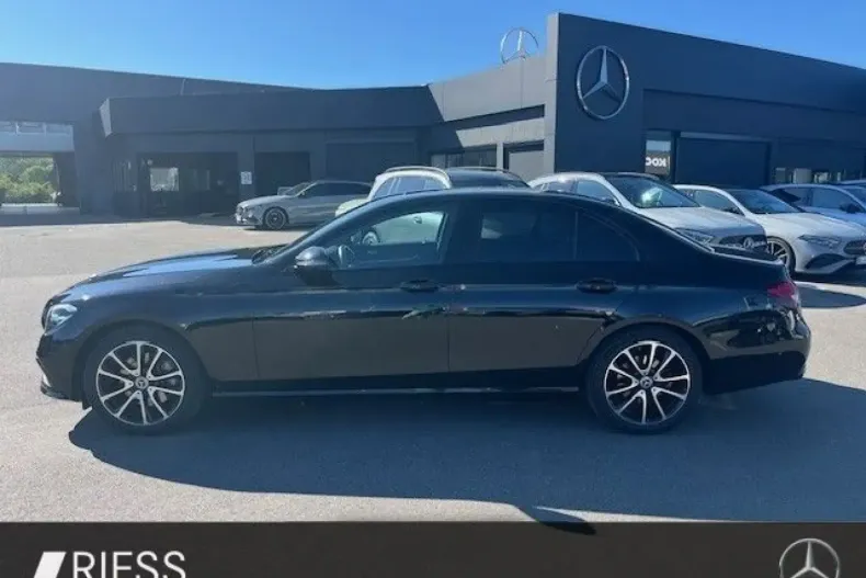 Mercedes-Benz E 200 din 2023 cu 30.590 km - oferta MER146770 - foto 3