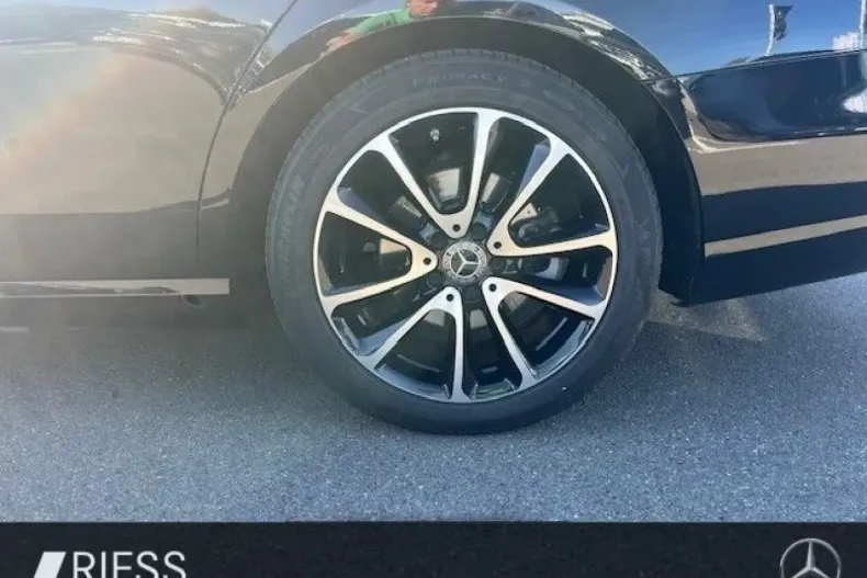 Mercedes-Benz E 200 din 2023 cu 30.590 km - oferta MER146770 - foto 4