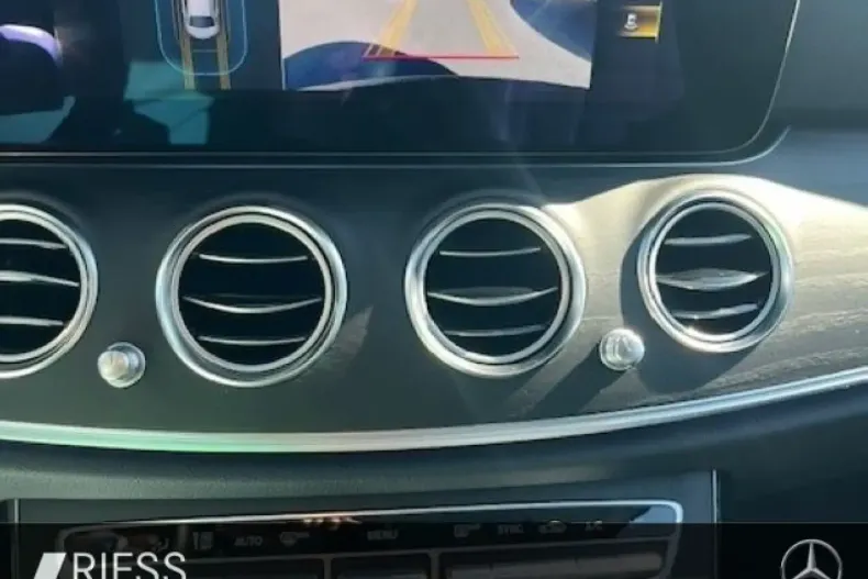 Mercedes-Benz E 200 din 2023 cu 30.590 km - oferta MER146770 - foto 13