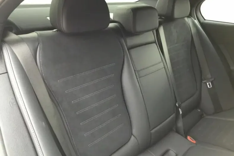 Mercedes-Benz C 300 din 2024 cu 5.258 km - oferta MER146776 - foto 5