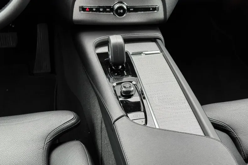 Volvo XC90 din 2023 cu 34.003 km - oferta VOL146780 - foto 10