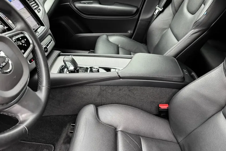 Volvo XC90 din 2023 cu 34.003 km - oferta VOL146780 - foto 13