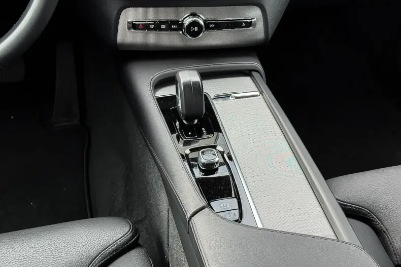 Volvo XC90 din 2023 cu 31.817 km - oferta VOL146781 - foto 10